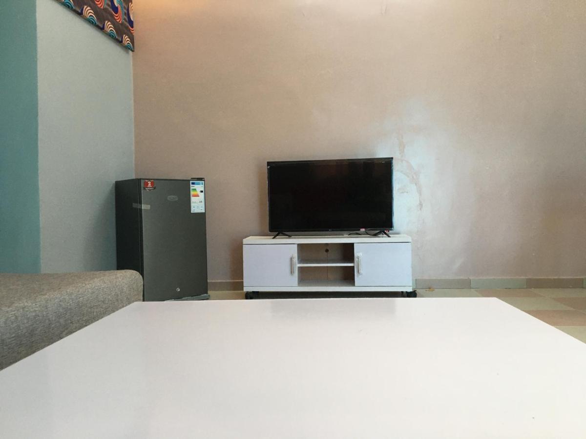 Residence Maryhouse - Free Breakfast And Taxi From Airport Cotonou Exterior photo