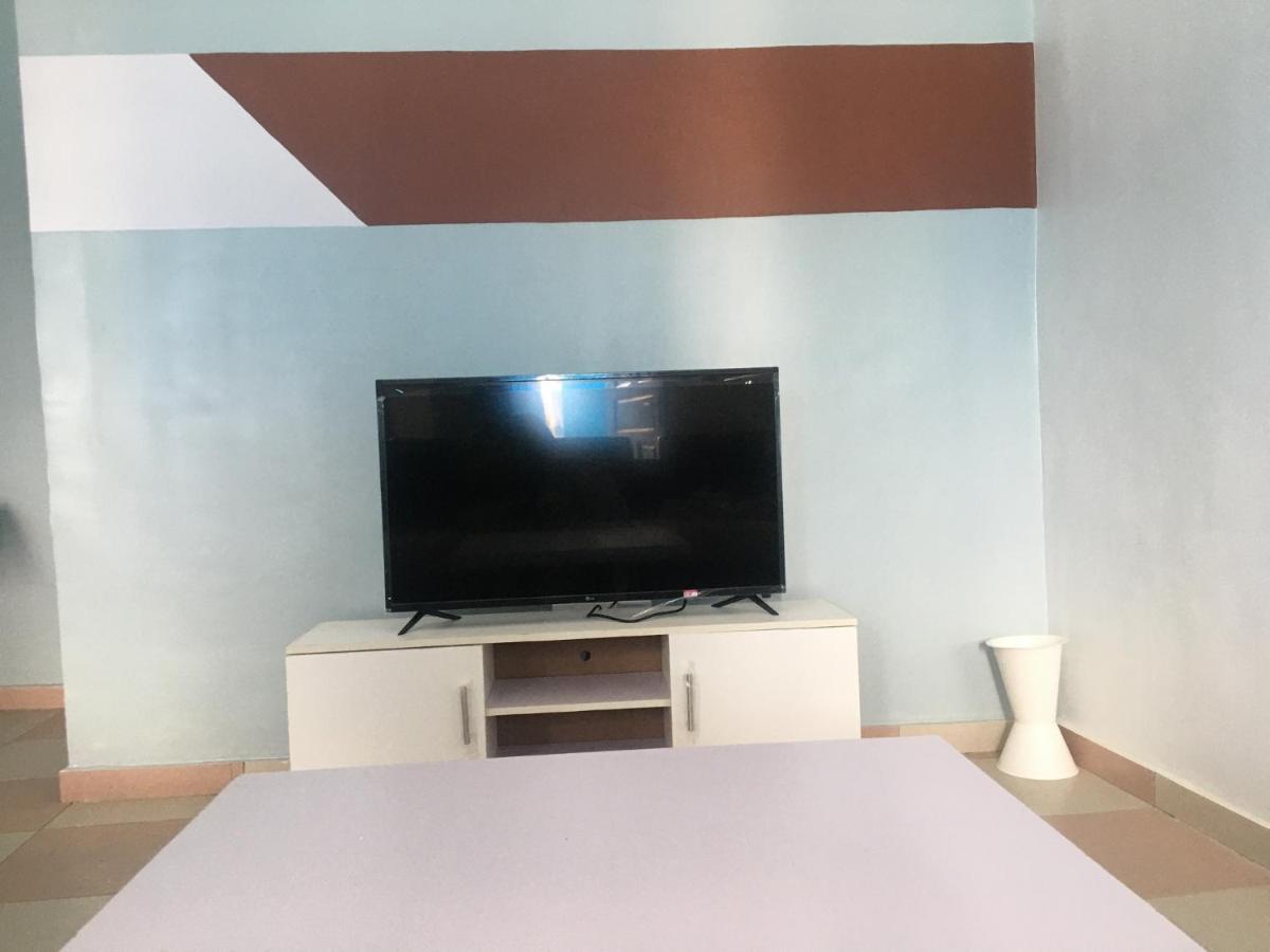 Residence Maryhouse - Free Breakfast And Taxi From Airport Cotonou Exterior photo