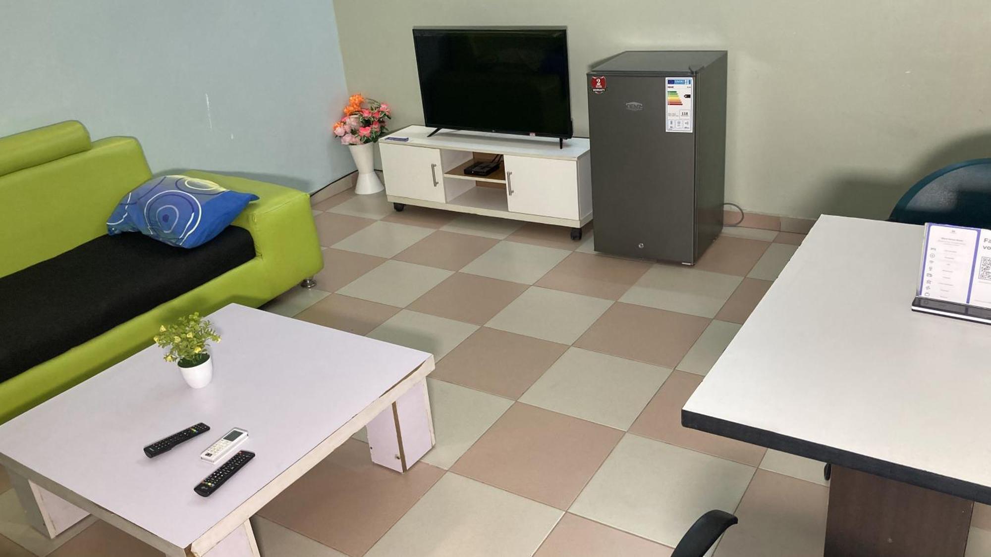 Residence Maryhouse - Free Breakfast And Taxi From Airport Cotonou Exterior photo